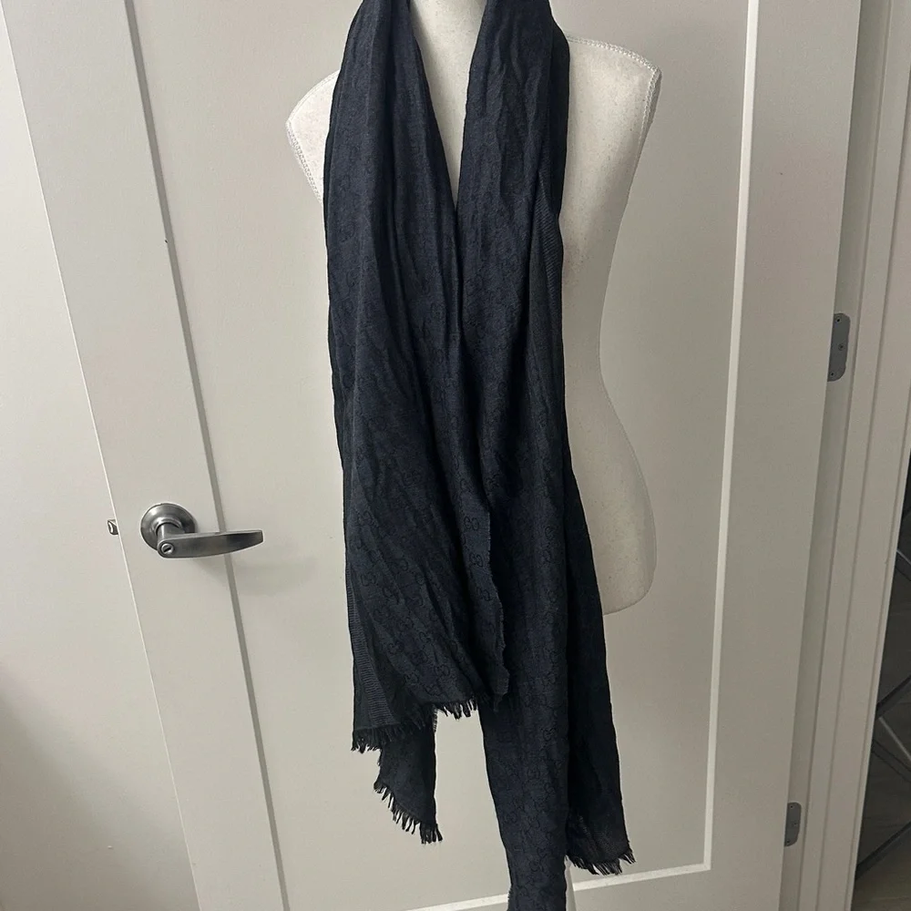 Gucci GG scarf wool and silk 76x 28 Elegant Black Scarf - Picture 6 of 9